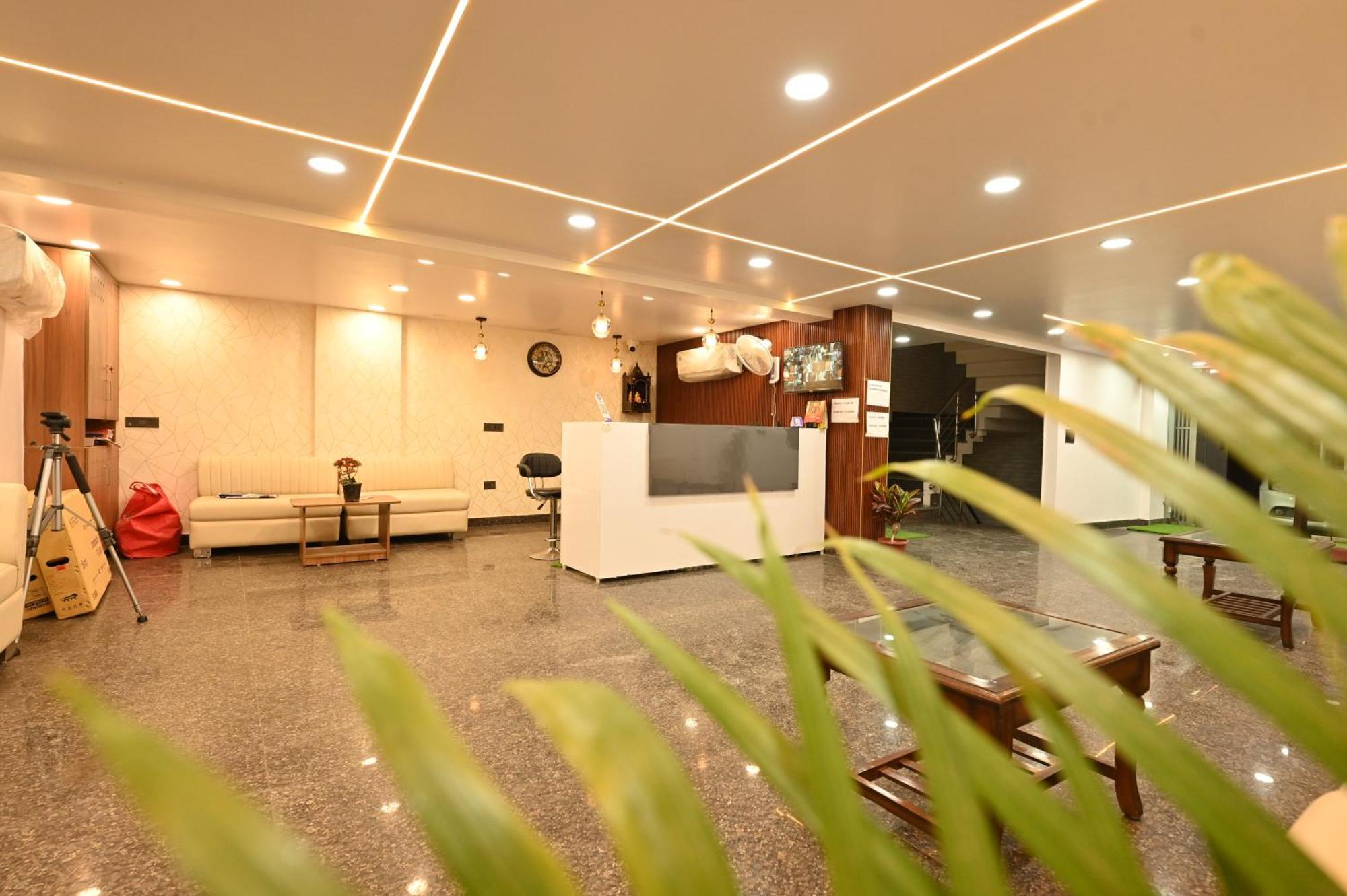 Hotel Down Town Paschim Vihar Delhi  Exteriör bild