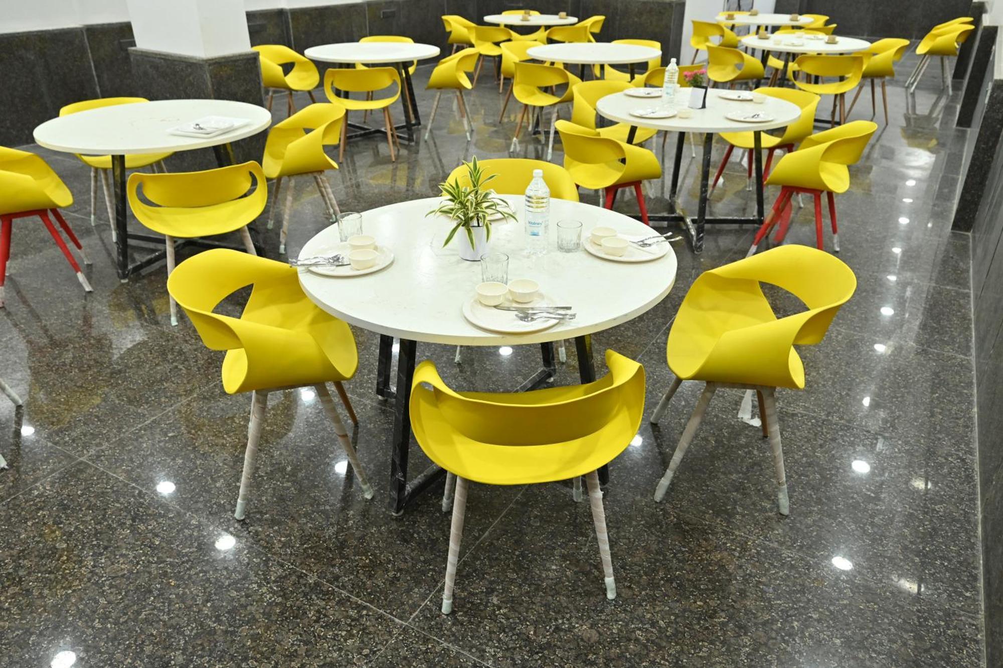 Hotel Down Town Paschim Vihar Delhi  Exteriör bild