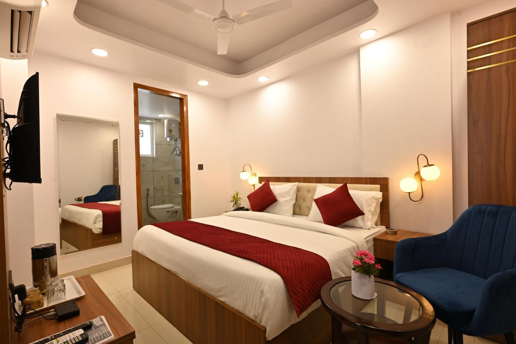 Hotel Down Town Paschim Vihar Delhi  Exteriör bild