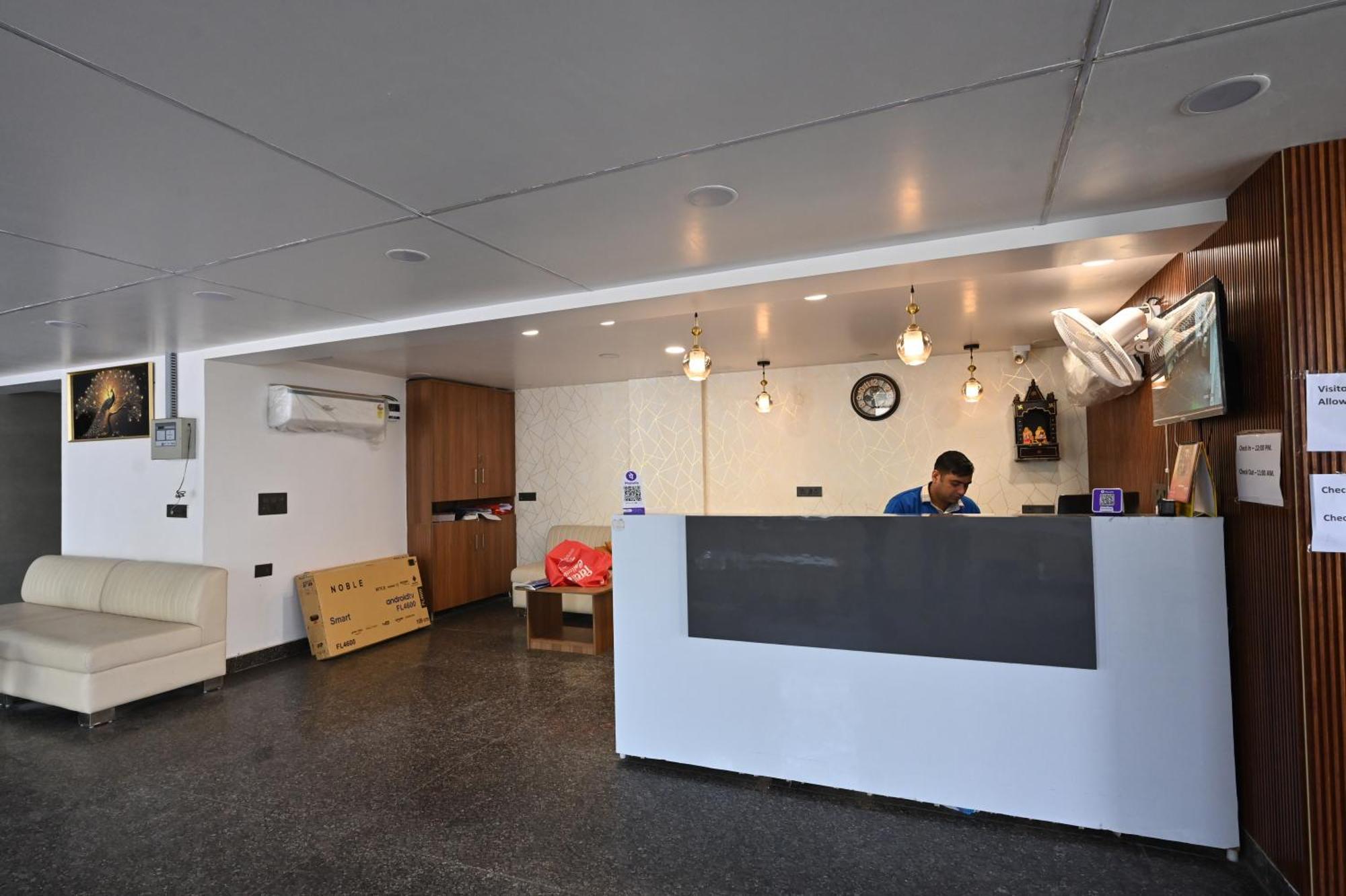 Hotel Down Town Paschim Vihar Delhi  Exteriör bild
