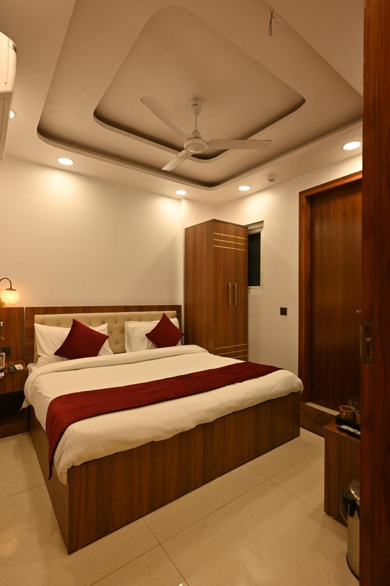 Hotel Down Town Paschim Vihar Delhi  Exteriör bild