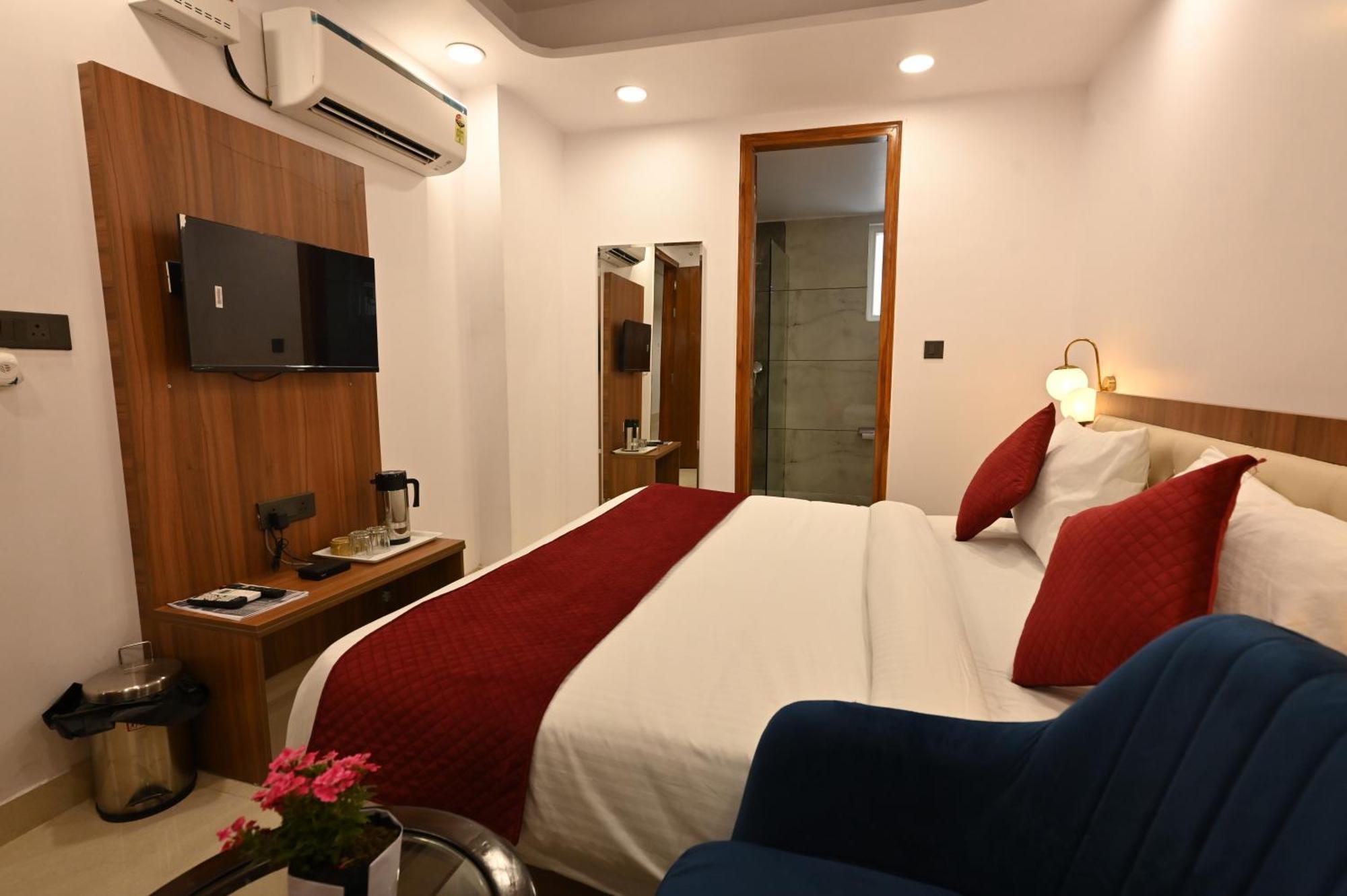 Hotel Down Town Paschim Vihar Delhi  Exteriör bild